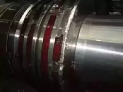 挖掘機油封之機械損傷